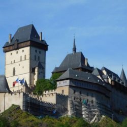 Karlštejn se nese v duchu historie i relaxace. Kde se ubytovat?